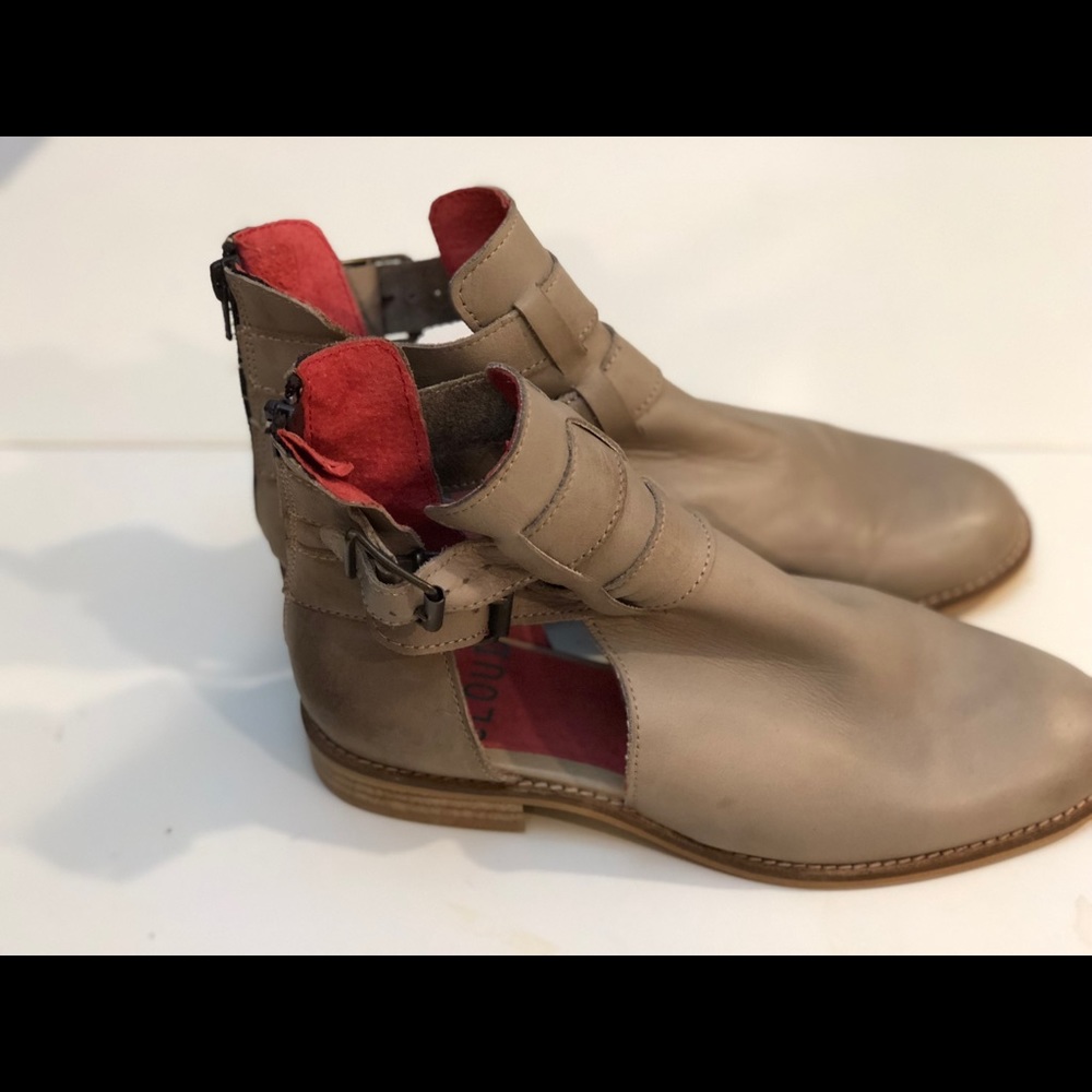 Musse and Cloud double buckle booties zipper back